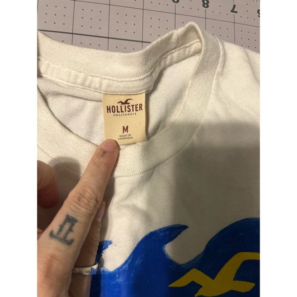 Men's Hollister T-shirt Size M White Blue Graphic Tee - Picture 1 of 3